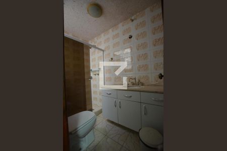 Casa de condomínio à venda com 300m², 4 quartos e 2 vagasBanheiro Social 2