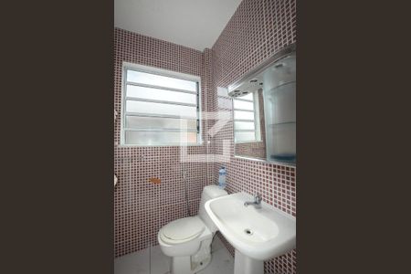 Casa de condomínio à venda com 300m², 4 quartos e 2 vagasBanheiro de Serviço