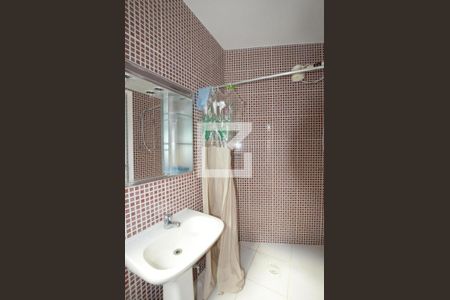 Casa de condomínio à venda com 300m², 4 quartos e 2 vagasBanheiro de Serviço