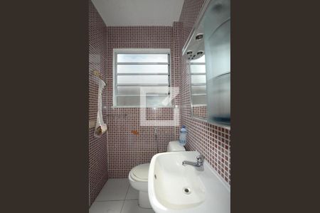 Casa de condomínio à venda com 300m², 4 quartos e 2 vagasBanheiro de Serviço