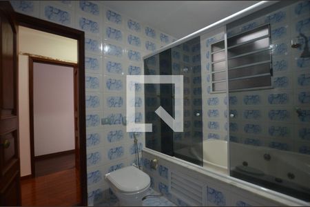 Casa de condomínio à venda com 300m², 4 quartos e 2 vagasBanheiro da Suite 2