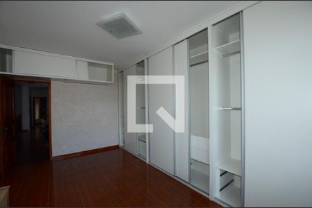 Casa de condomínio à venda com 300m², 4 quartos e 2 vagasQuarto 4