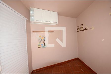 Casa de condomínio à venda com 300m², 4 quartos e 2 vagasQuarto de Serviço 2