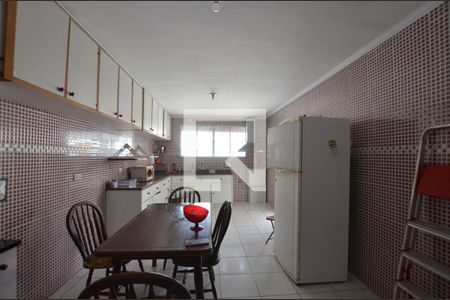 Casa de condomínio à venda com 300m², 4 quartos e 2 vagasCozinha