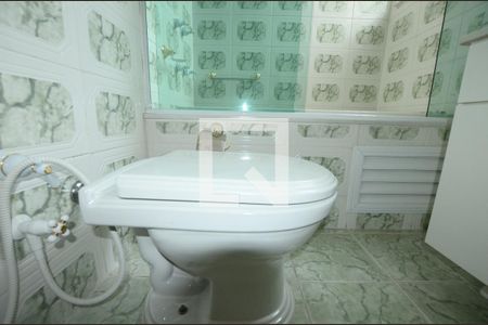 Casa de condomínio à venda com 300m², 4 quartos e 2 vagasBanheiro da Suite 1