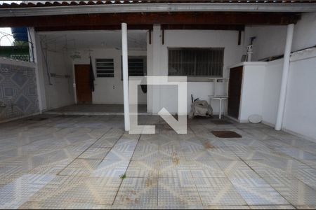 Casa de condomínio à venda com 300m², 4 quartos e 2 vagasTerraço 1