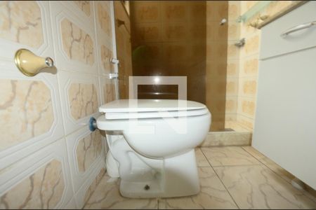 Casa de condomínio à venda com 300m², 4 quartos e 2 vagasBanheiro Social 2