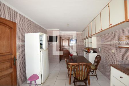 Casa de condomínio à venda com 300m², 4 quartos e 2 vagasCozinha