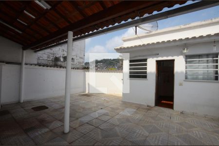 Casa de condomínio à venda com 300m², 4 quartos e 2 vagasTerraço 1