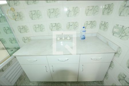 Casa de condomínio à venda com 300m², 4 quartos e 2 vagasBanheiro da Suite 1