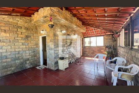 Apartamento à venda com 171m², 3 quartos e 1 vaga Apartamento à venda com 171m², 3 quartos e 1 vagaTerraço