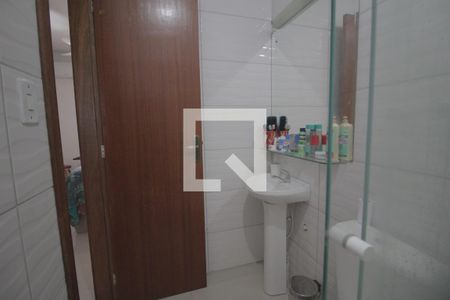 Casa à venda com 80m², 2 quartos e 2 vagasBanheiro da Suíte 1