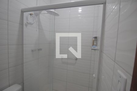 Casa à venda com 80m², 2 quartos e 2 vagasBanheiro da Suíte 1