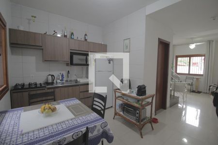 Casa à venda com 80m², 2 quartos e 2 vagasCozinha