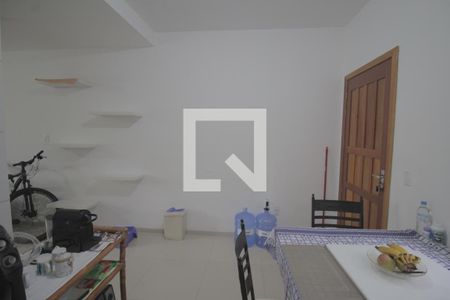 Casa à venda com 80m², 2 quartos e 2 vagasCozinha