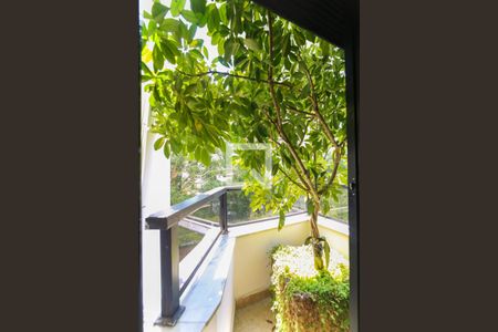 Apartamento à venda com 376m², 4 quartos e 6 vagas Apartamento à venda com 376m², 4 quartos e 6 vagasSacada