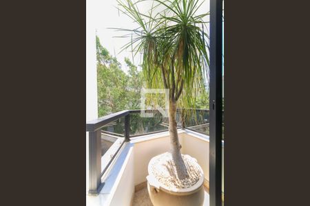Apartamento à venda com 376m², 4 quartos e 6 vagas Apartamento à venda com 376m², 4 quartos e 6 vagasSacada