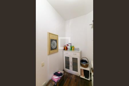 Apartamento à venda com 376m², 4 quartos e 6 vagas Apartamento à venda com 376m², 4 quartos e 6 vagasQuarto de Serviço
