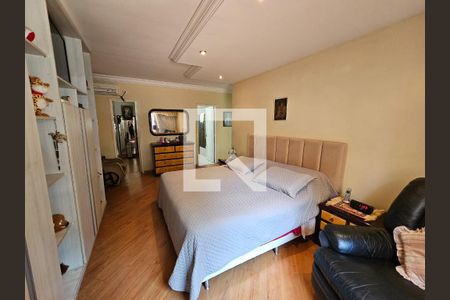 Casa à venda com 300m², 4 quartos e 4 vagasSuíte 1