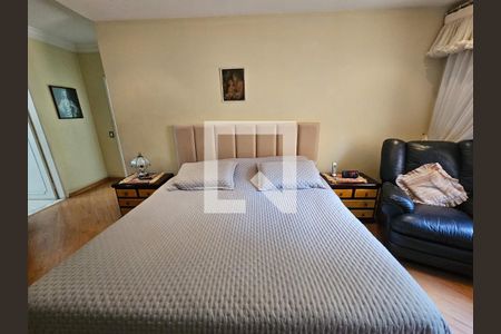 Casa à venda com 300m², 4 quartos e 4 vagasSuíte 1