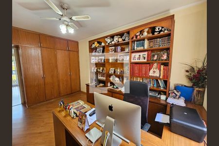 Casa à venda com 300m², 4 quartos e 4 vagasQuarto 2 - Armários