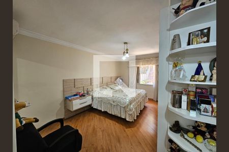 Casa à venda com 300m², 4 quartos e 4 vagasSuite 2