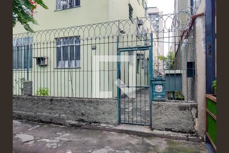 Apartamento à venda com 84m², 2 quartos e sem vaga Apartamento à venda com 84m², 2 quartos e sem vagaFachada e portaria