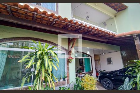 Casa à venda com 180m², 5 quartos e 1 vaga Casa à venda com 180m², 5 quartos e 1 vagafrente