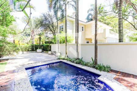 Casa de condomínio para alugar com 710m², 4 quartos e 5 vagas Casa de condomínio para alugar com 710m², 4 quartos e 5 vagasPiscina