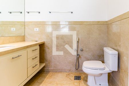 Casa de condomínio para alugar com 710m², 4 quartos e 5 vagas Casa de condomínio para alugar com 710m², 4 quartos e 5 vagasBanheiro Suíte 2