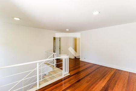 Casa de condomínio para alugar com 710m², 4 quartos e 5 vagas Casa de condomínio para alugar com 710m², 4 quartos e 5 vagasHall Quartos