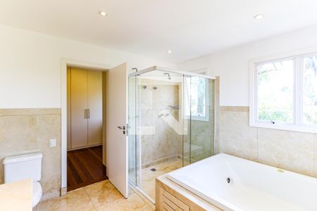 Casa de condomínio para alugar com 710m², 4 quartos e 5 vagas Casa de condomínio para alugar com 710m², 4 quartos e 5 vagasBanheiro Suíte 4