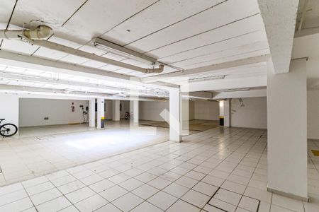 Casa de condomínio para alugar com 710m², 4 quartos e 5 vagas Casa de condomínio para alugar com 710m², 4 quartos e 5 vagasGaragem
