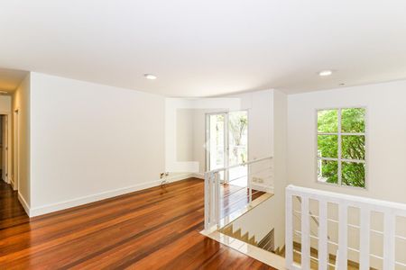 Casa de condomínio para alugar com 710m², 4 quartos e 5 vagas Casa de condomínio para alugar com 710m², 4 quartos e 5 vagasHall Quartos