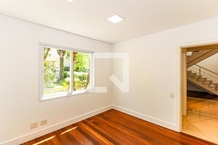 Casa de condomínio para alugar com 710m², 4 quartos e 5 vagas Casa de condomínio para alugar com 710m², 4 quartos e 5 vagasEscritório