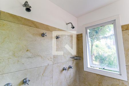 Casa de condomínio para alugar com 710m², 4 quartos e 5 vagas Casa de condomínio para alugar com 710m², 4 quartos e 5 vagasBanheiro Suíte 4