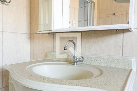 Banheiro de casa para alugar com 1 quarto, 60m² em Vila Esperança, São Paulo