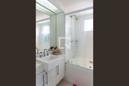 Apartamento à venda com 136m², 3 quartos e 2 vagas Apartamento à venda com 136m², 3 quartos e 2 vagasBanheiro da suíte 1