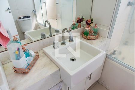 Apartamento à venda com 136m², 3 quartos e 2 vagas Apartamento à venda com 136m², 3 quartos e 2 vagasBanheiro da suíte 1