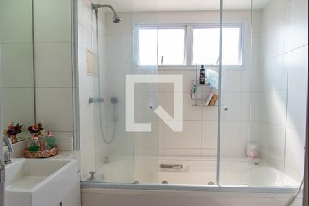 Apartamento à venda com 136m², 3 quartos e 2 vagas Apartamento à venda com 136m², 3 quartos e 2 vagasBanheiro da suíte 1