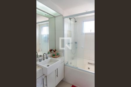 Apartamento à venda com 136m², 3 quartos e 2 vagas Apartamento à venda com 136m², 3 quartos e 2 vagasBanheiro da suíte 1