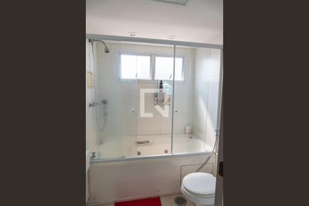 Apartamento à venda com 136m², 3 quartos e 2 vagas Apartamento à venda com 136m², 3 quartos e 2 vagasBanheiro da suíte 1