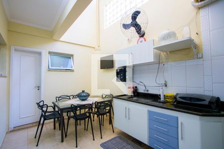 Casa à venda com 182m², 3 quartos e 4 vagasÁrea de serviço