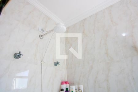 Casa à venda com 182m², 3 quartos e 4 vagasBanheiro do quarto 1