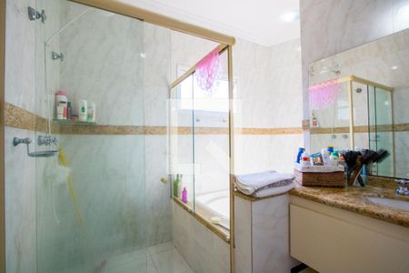 Casa à venda com 182m², 3 quartos e 4 vagasBanheiro do quarto 1