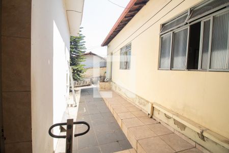 Casa à venda com 370m², 6 quartos e 2 vagasÁrea de Serviço da casa dos fundos