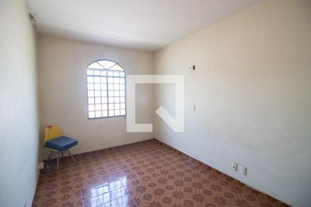 Casa à venda com 370m², 6 quartos e 2 vagasQuarto 1 da casa dos fundos