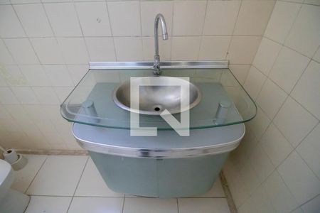 Casa à venda com 370m², 6 quartos e 2 vagasBanheiro Social da casa dos fundos