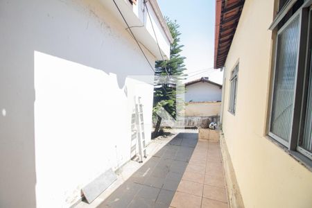 Casa à venda com 370m², 6 quartos e 2 vagasÁrea de Serviço da casa dos fundos