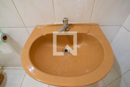 Casa à venda com 370m², 6 quartos e 2 vagasBanheiro de serviço da casa principal